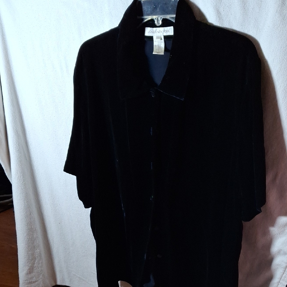Jones New York Velvet Button Down Shirt (Can144)